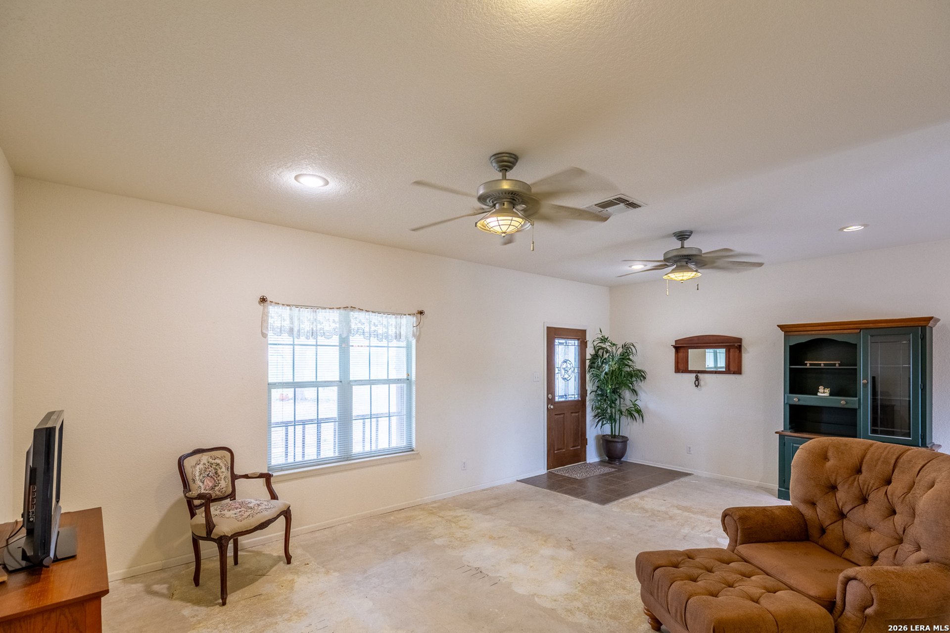 1277 County Road 138, FLORESVILL, TX, 78114