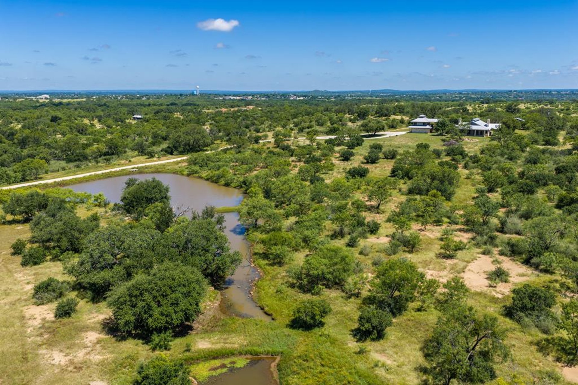 1128 County Rd 312, Llano, TX, 78643
