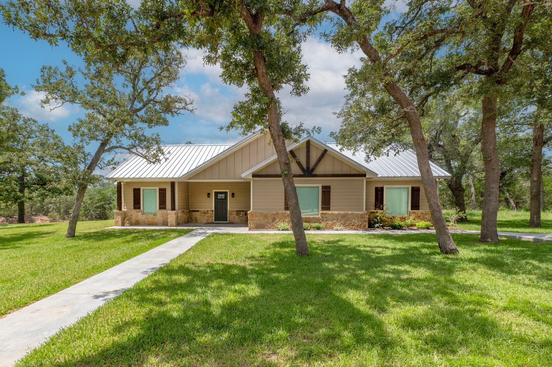 1108 County Road 152, Hallettsville, TX, 77964