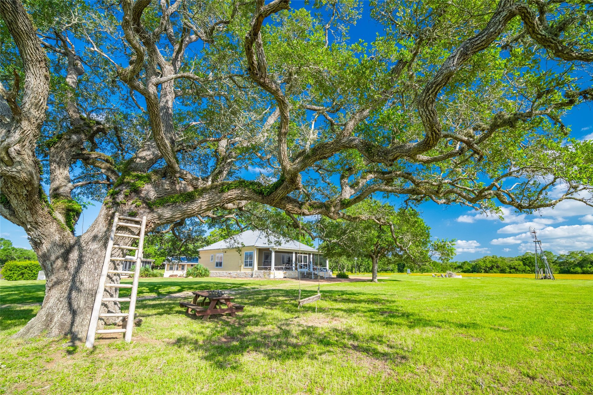 4727 County Road 19, Hallettsville, TX, 77442