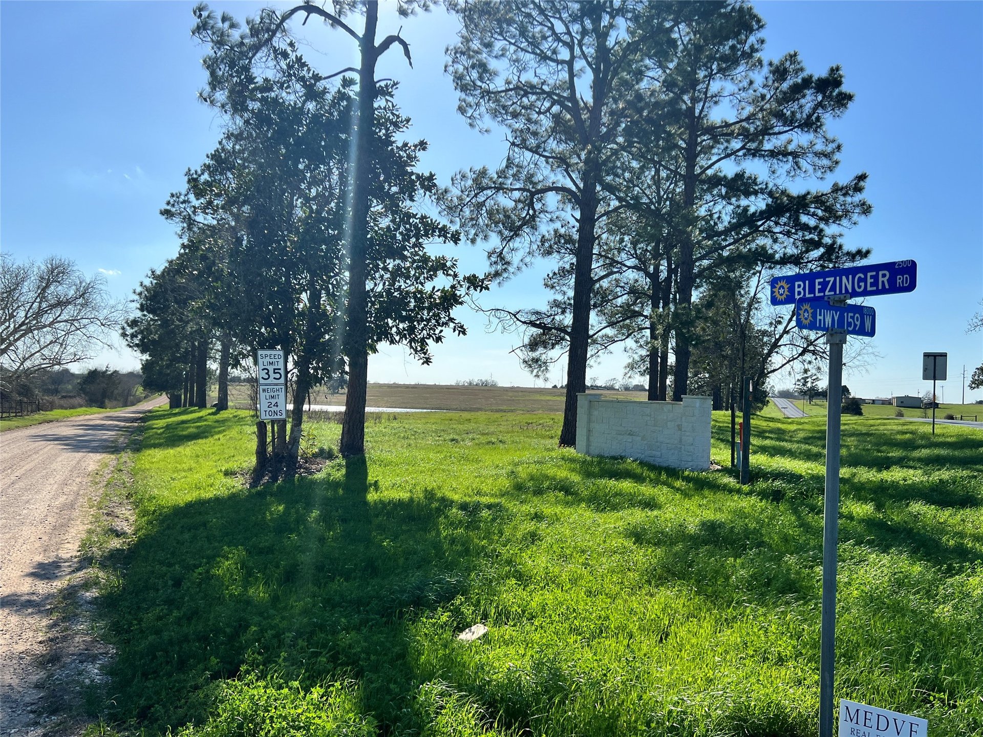 001 Blezinger, New Ulm, TX, 78950