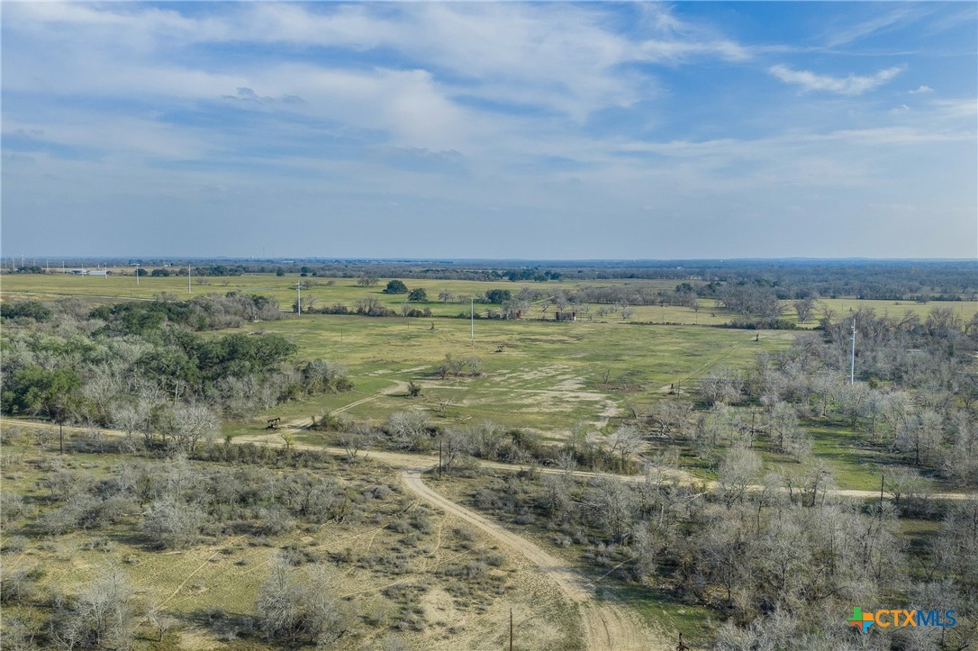 1144 Treetop, Luling, TX, 78648