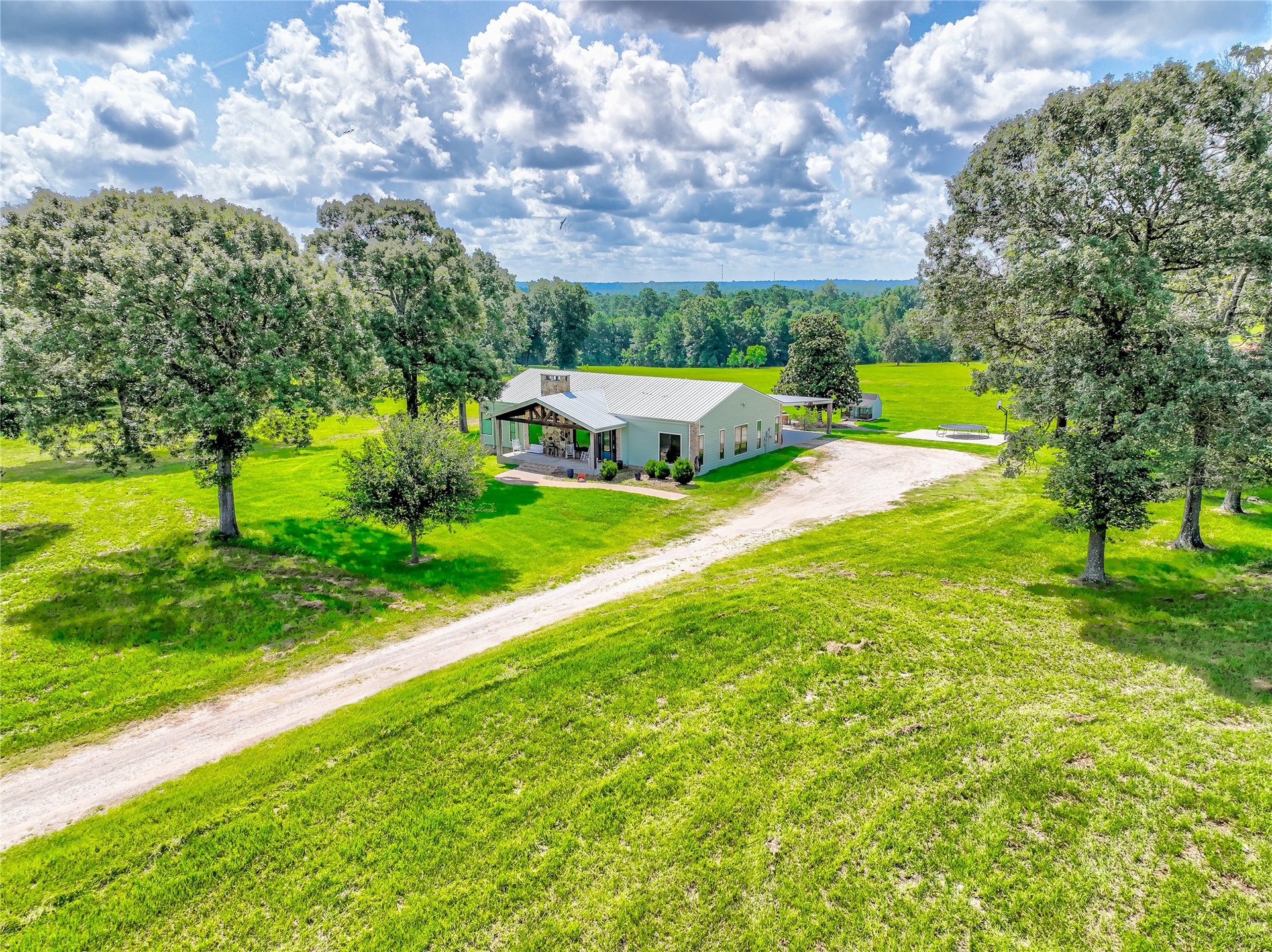 316 Barn N, Livingston, TX, 77351